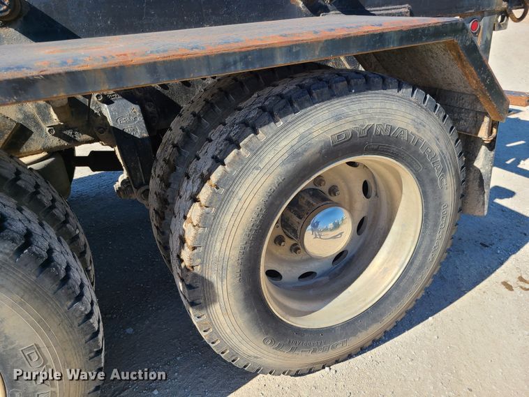 image for item IC9988 1984 Peterbilt 359  roll-off container truck