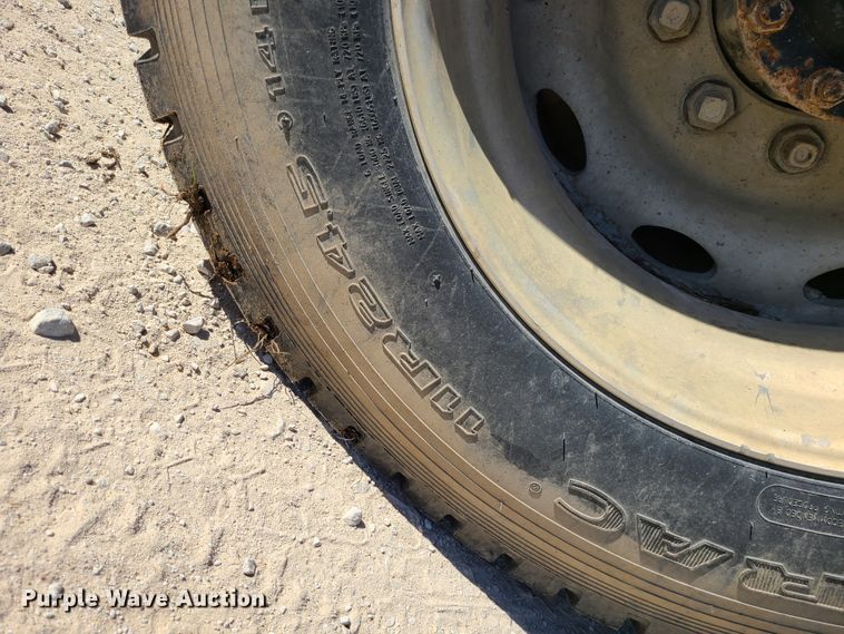 image for item IC9988 1984 Peterbilt 359  roll-off container truck