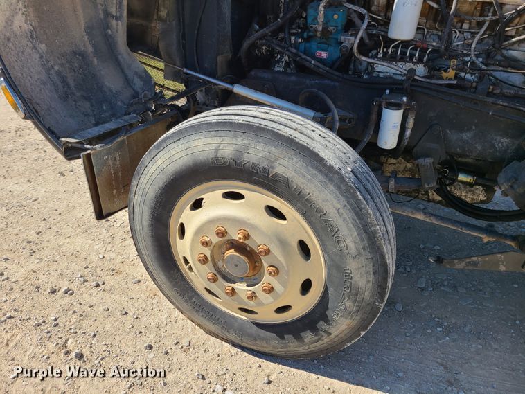 image for item IC9988 1984 Peterbilt 359  roll-off container truck