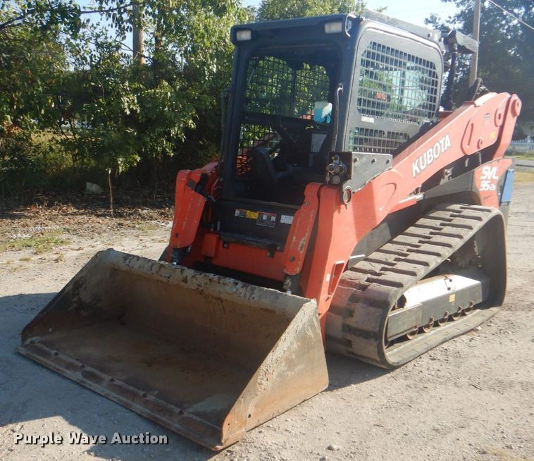 image for item ID9115 2016 Kubota SVL95-2S  tracked skid steer loader