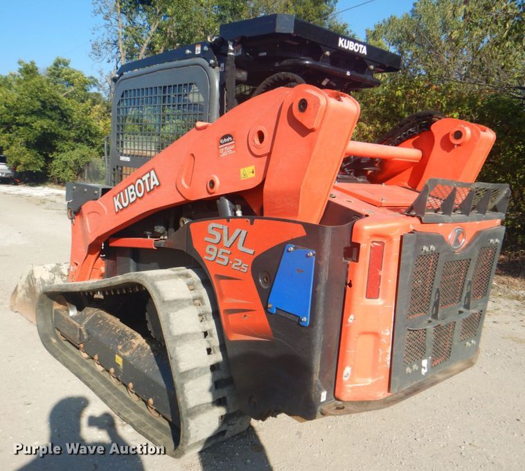 image for item ID9115 2016 Kubota SVL95-2S  tracked skid steer loader