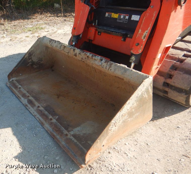 image for item ID9115 2016 Kubota SVL95-2S  tracked skid steer loader