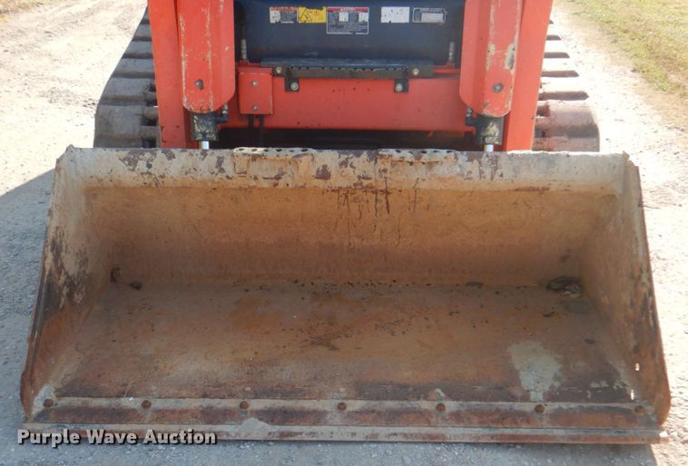 image for item ID9115 2016 Kubota SVL95-2S  tracked skid steer loader