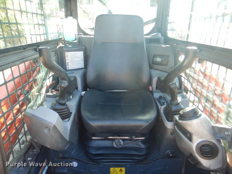 image for item ID9115 2016 Kubota SVL95-2S  tracked skid steer loader