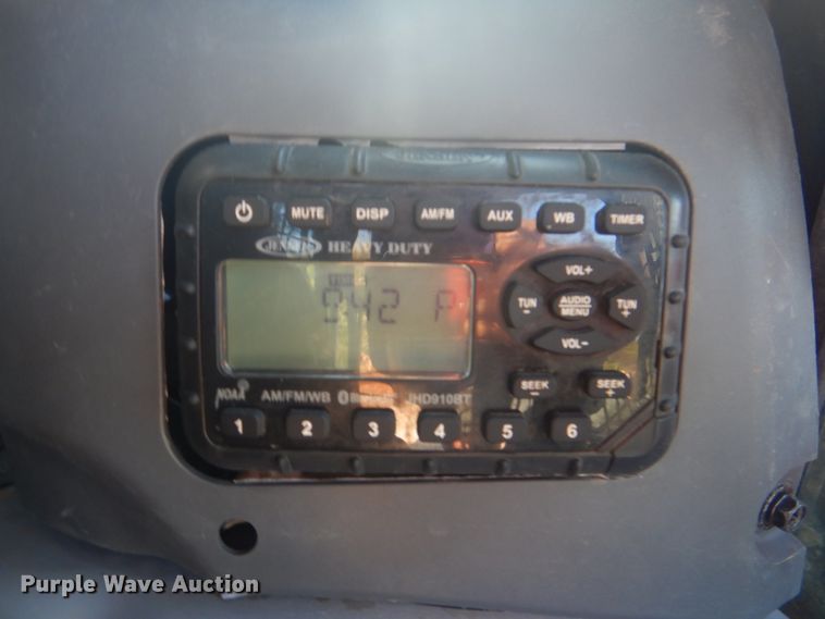 image for item ID9115 2016 Kubota SVL95-2S  tracked skid steer loader