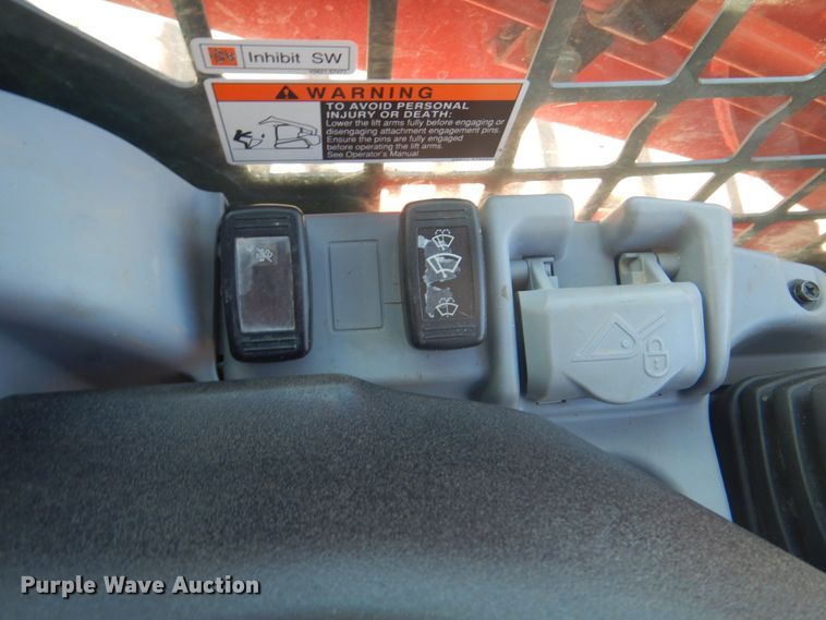 image for item ID9115 2016 Kubota SVL95-2S  tracked skid steer loader