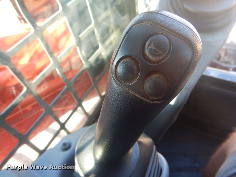 image for item ID9115 2016 Kubota SVL95-2S  tracked skid steer loader