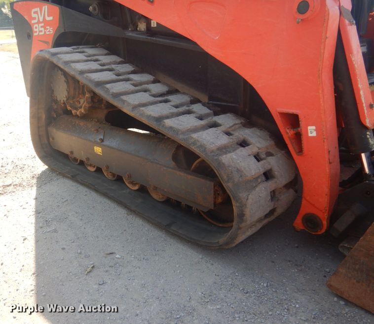 image for item ID9115 2016 Kubota SVL95-2S  tracked skid steer loader