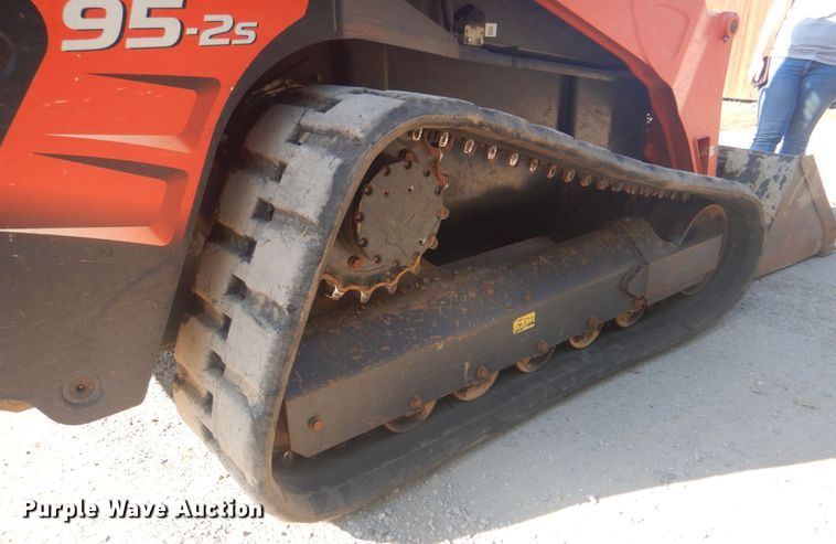 image for item ID9115 2016 Kubota SVL95-2S  tracked skid steer loader