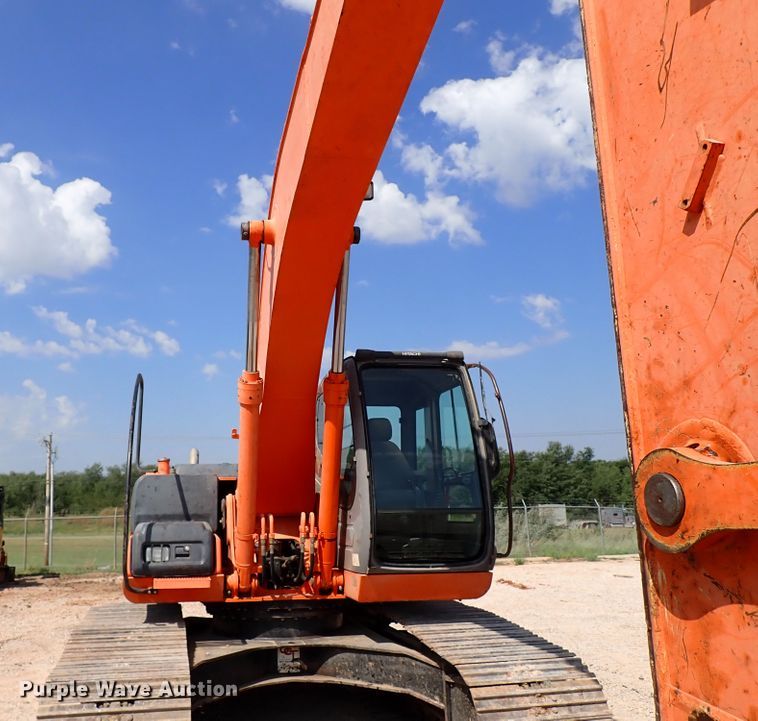image for item IN9612 2002 Hitachi ZX200LC  excavator