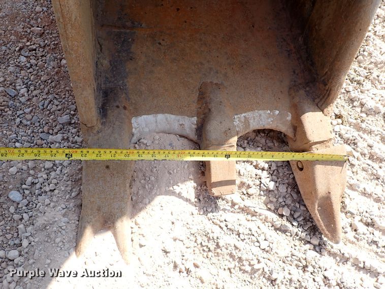 image for item IN9612 2002 Hitachi ZX200LC  excavator