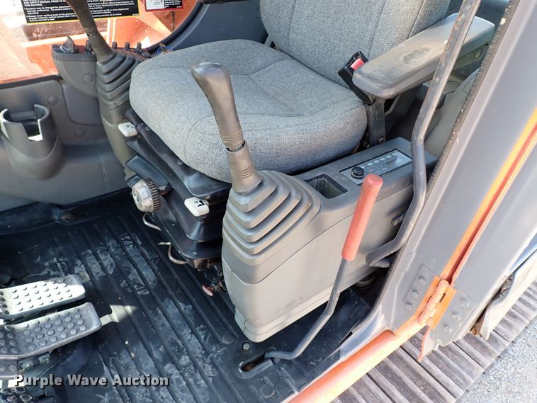 image for item IN9612 2002 Hitachi ZX200LC  excavator