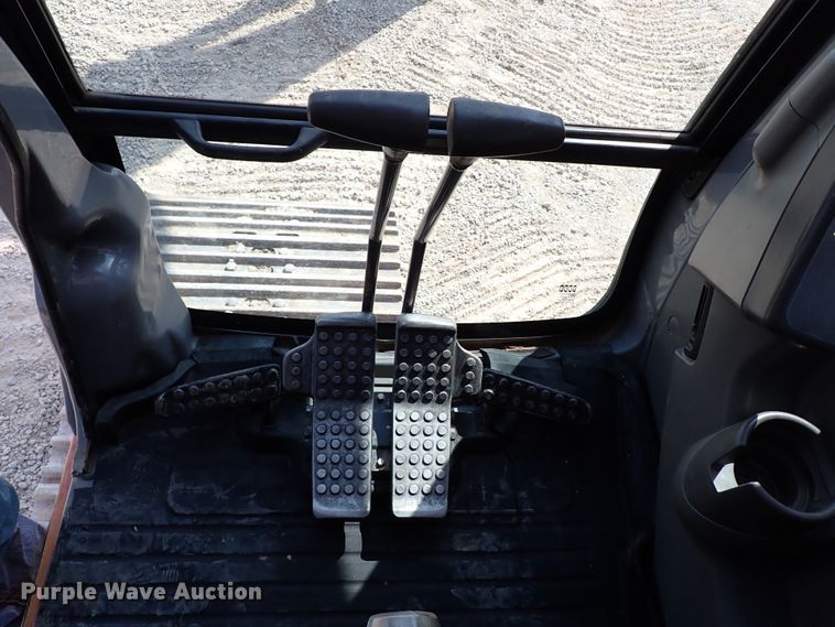 image for item IN9612 2002 Hitachi ZX200LC  excavator