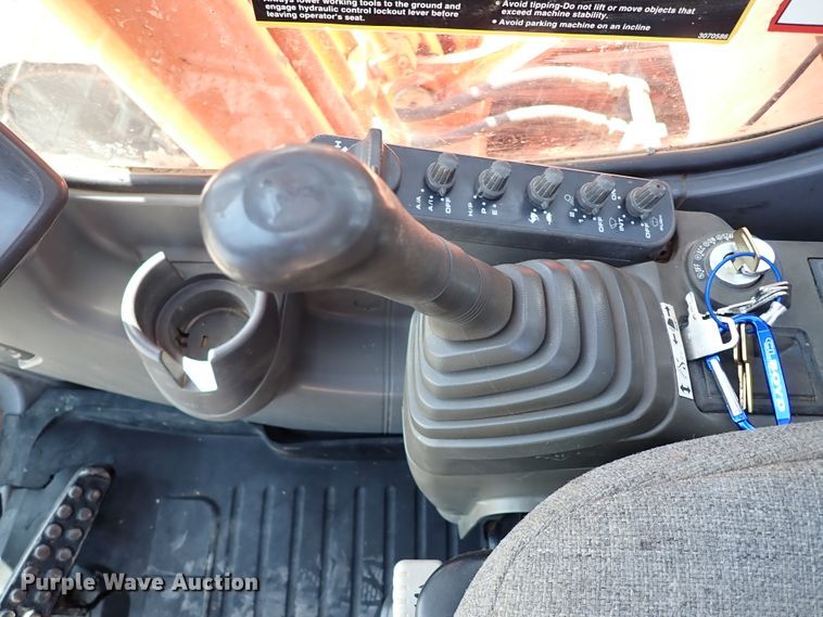 image for item IN9612 2002 Hitachi ZX200LC  excavator