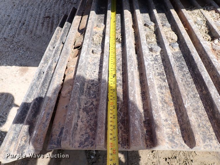 image for item IN9612 2002 Hitachi ZX200LC  excavator