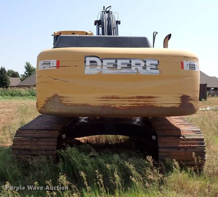 image for item IN9616 2009 John Deere 240DLC  excavator