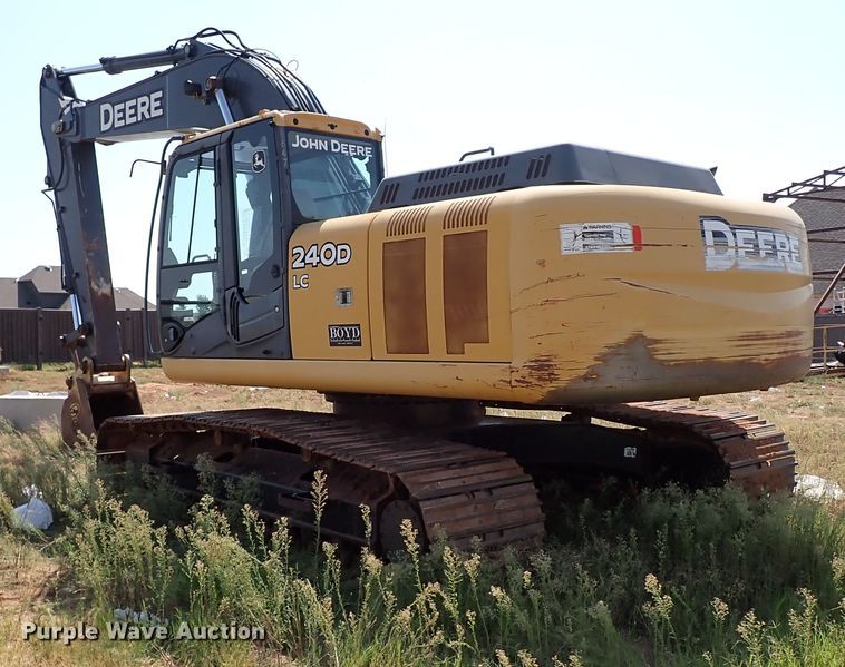 image for item IN9616 2009 John Deere 240DLC  excavator