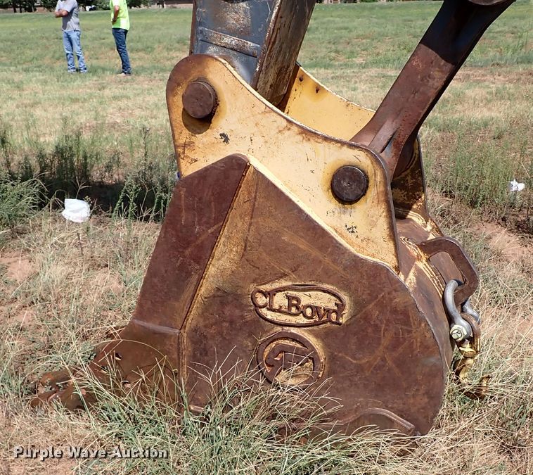 image for item IN9616 2009 John Deere 240DLC  excavator