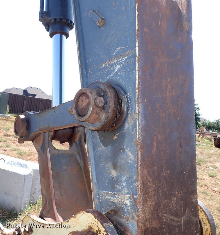 image for item IN9616 2009 John Deere 240DLC  excavator