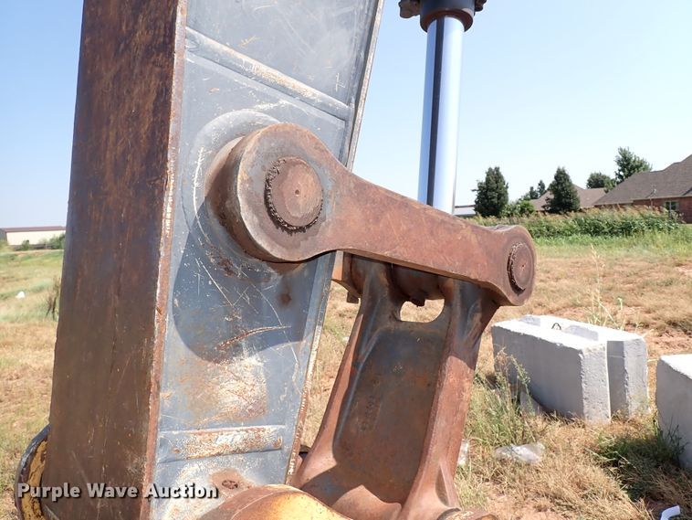 image for item IN9616 2009 John Deere 240DLC  excavator