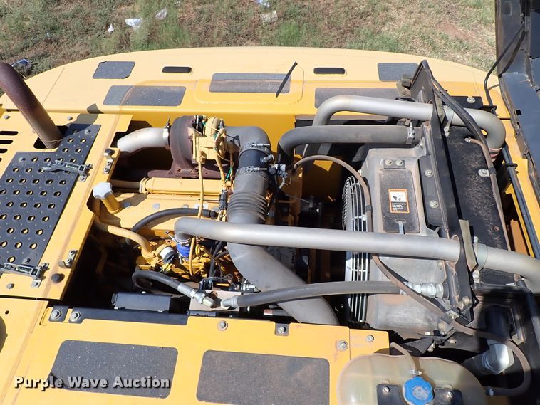 image for item IN9616 2009 John Deere 240DLC  excavator