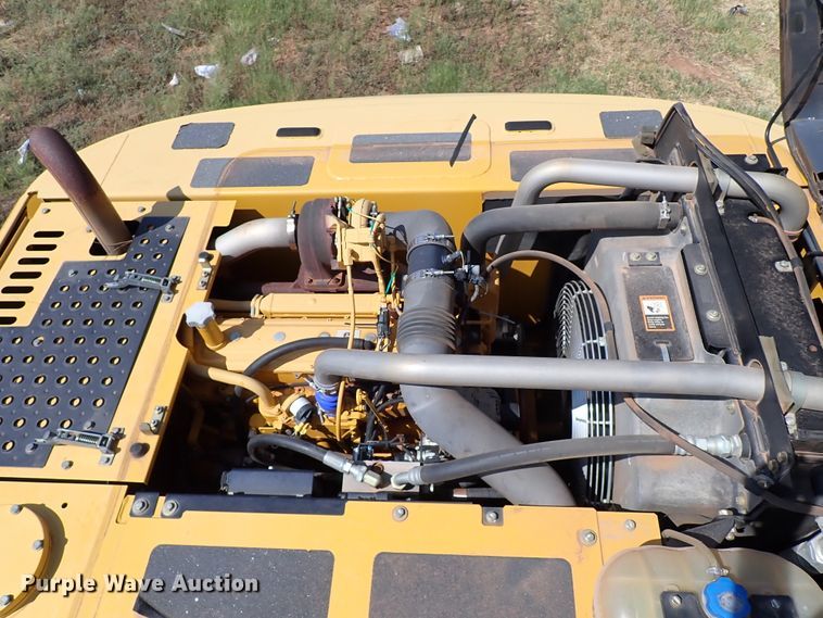 image for item IN9616 2009 John Deere 240DLC  excavator