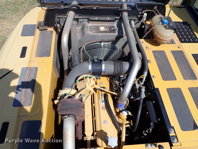 image for item IN9616 2009 John Deere 240DLC  excavator