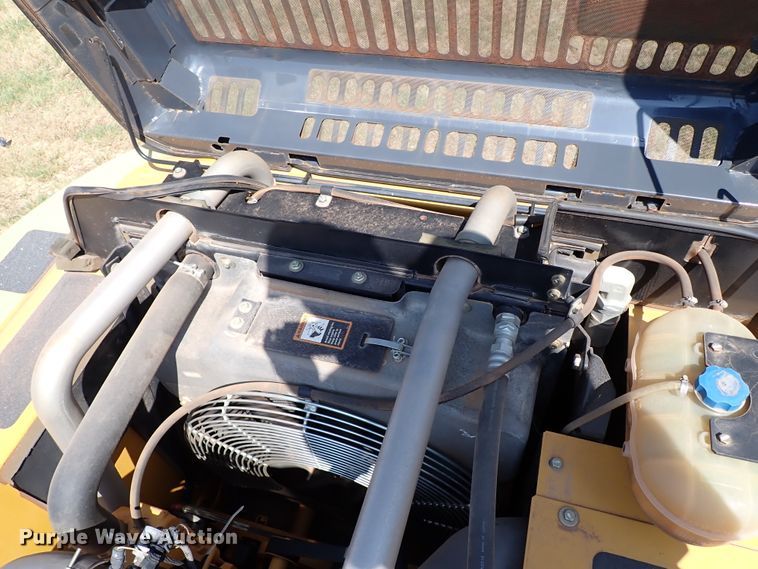 image for item IN9616 2009 John Deere 240DLC  excavator