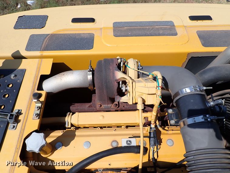 image for item IN9616 2009 John Deere 240DLC  excavator