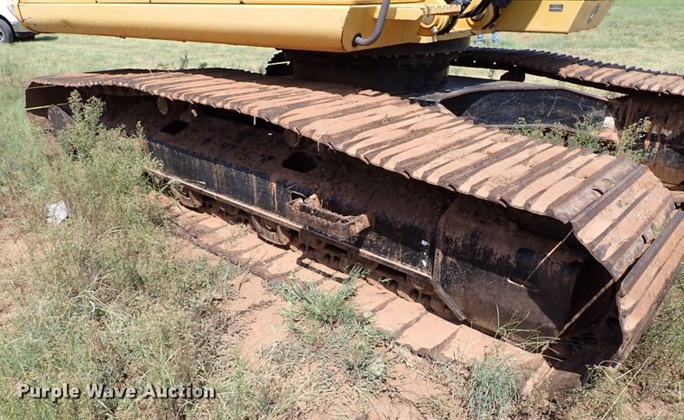 image for item IN9616 2009 John Deere 240DLC  excavator