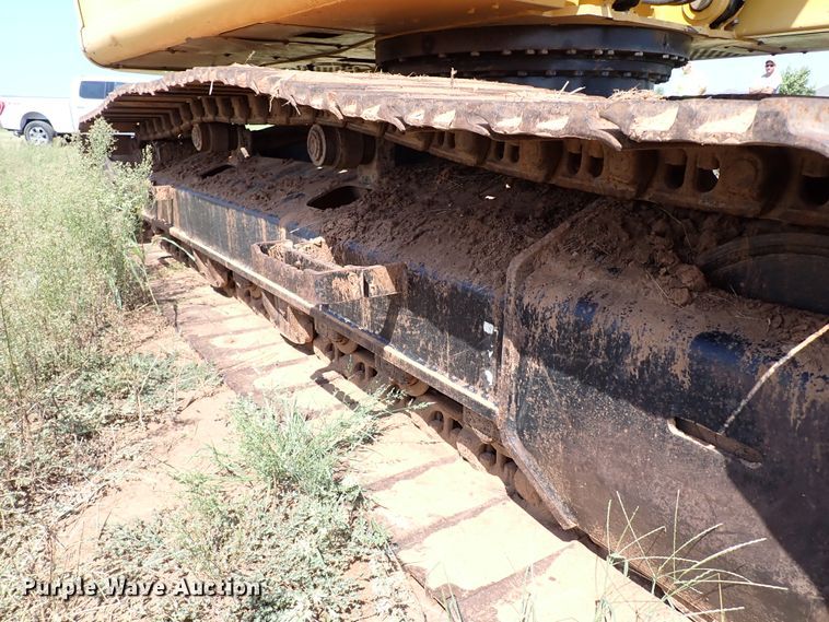 image for item IN9616 2009 John Deere 240DLC  excavator