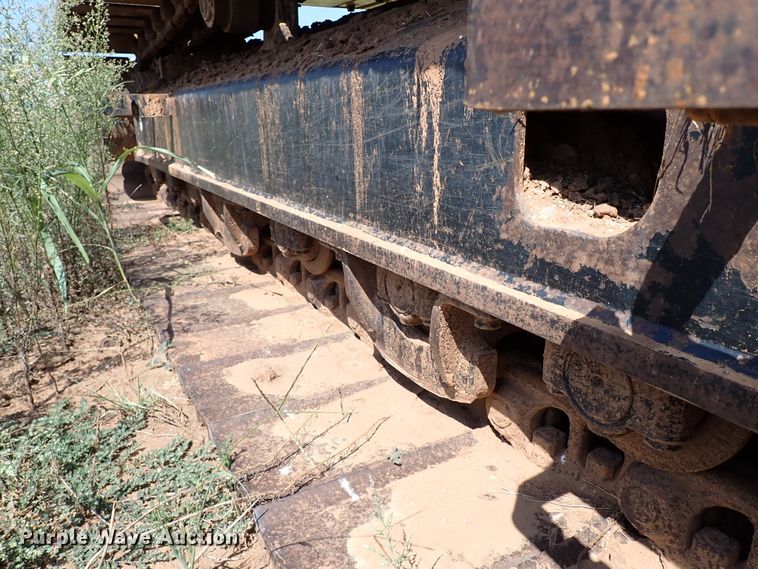 image for item IN9616 2009 John Deere 240DLC  excavator