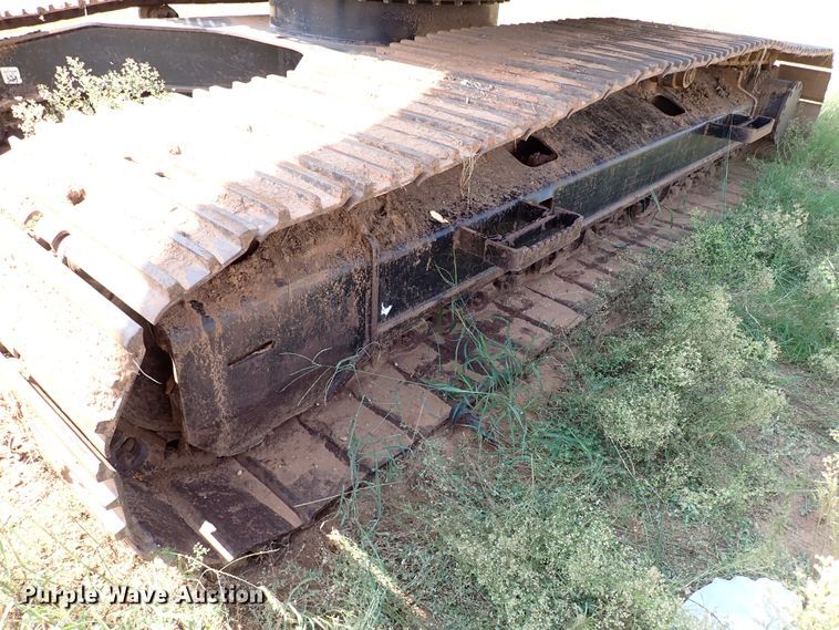 image for item IN9616 2009 John Deere 240DLC  excavator