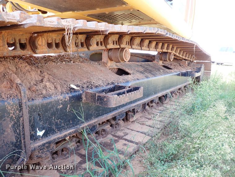 image for item IN9616 2009 John Deere 240DLC  excavator