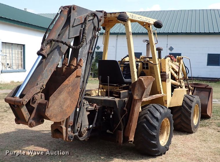 image for item IN9709 1986 New Holland LB620  backhoe