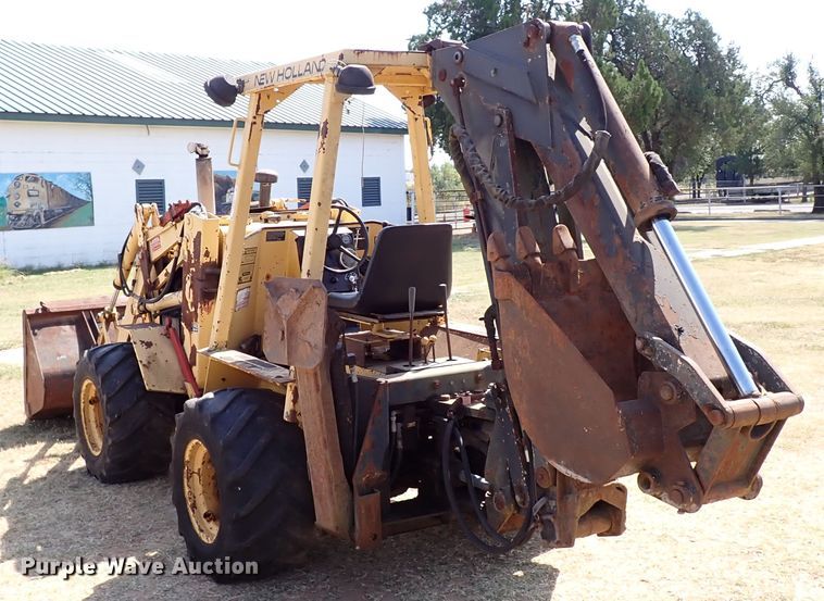 image for item IN9709 1986 New Holland LB620  backhoe