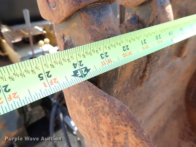 image for item IN9709 1986 New Holland LB620  backhoe