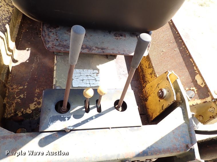 image for item IN9709 1986 New Holland LB620  backhoe