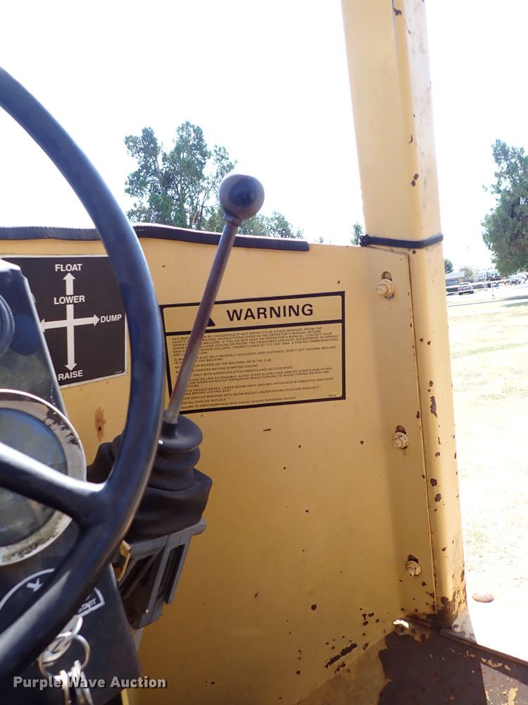 image for item IN9709 1986 New Holland LB620  backhoe