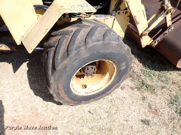 image for item IN9709 1986 New Holland LB620  backhoe