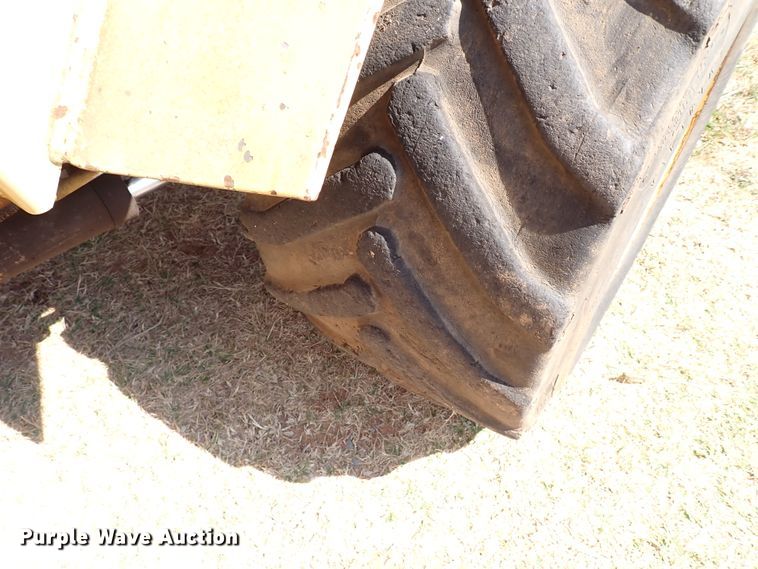 image for item IN9709 1986 New Holland LB620  backhoe