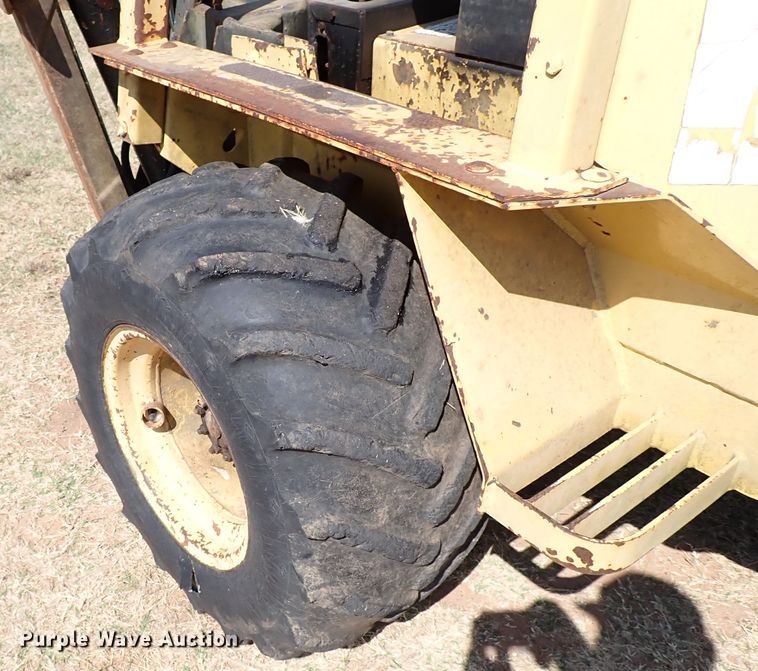 image for item IN9709 1986 New Holland LB620  backhoe