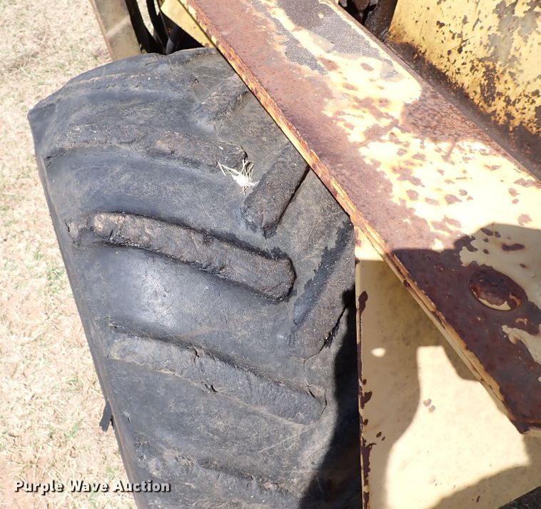 image for item IN9709 1986 New Holland LB620  backhoe