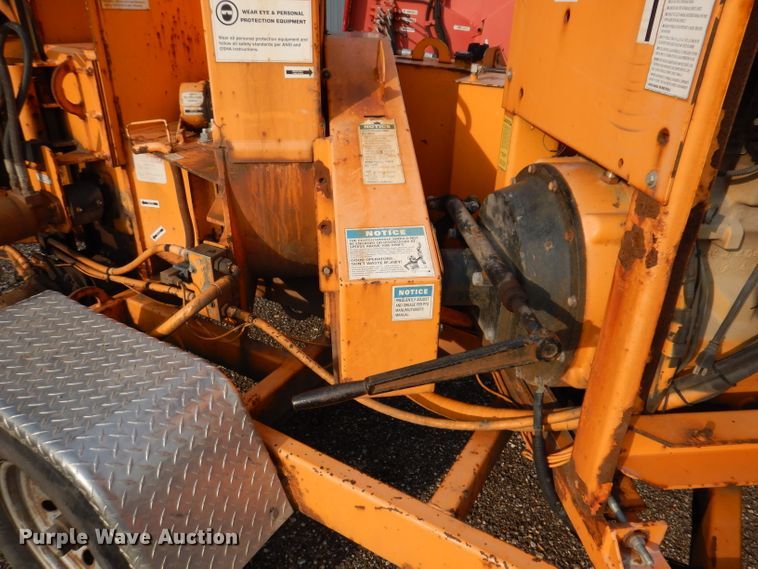 image for item IN9989 2006 Bandit 250  wood chipper