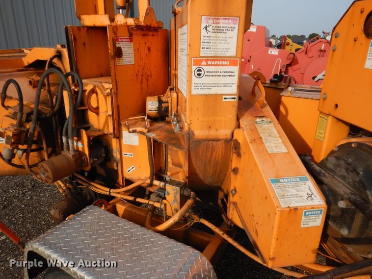 image for item IN9989 2006 Bandit 250  wood chipper