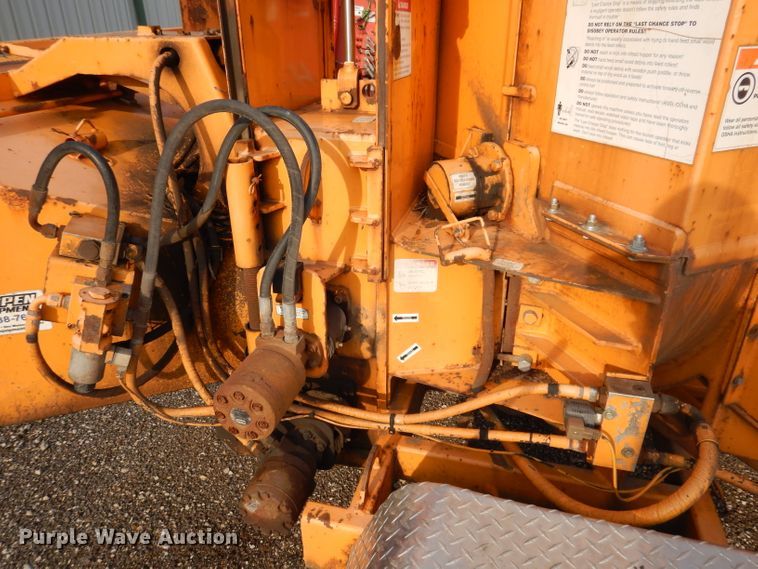 image for item IN9989 2006 Bandit 250  wood chipper