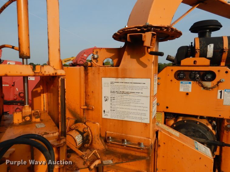 image for item IN9989 2006 Bandit 250  wood chipper