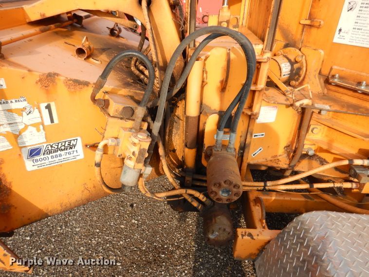 image for item IN9989 2006 Bandit 250  wood chipper