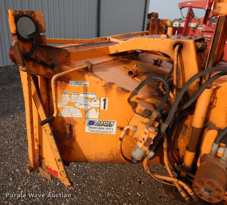 image for item IN9989 2006 Bandit 250  wood chipper