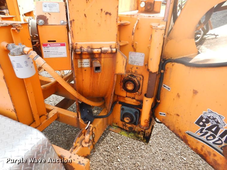 image for item IN9989 2006 Bandit 250  wood chipper